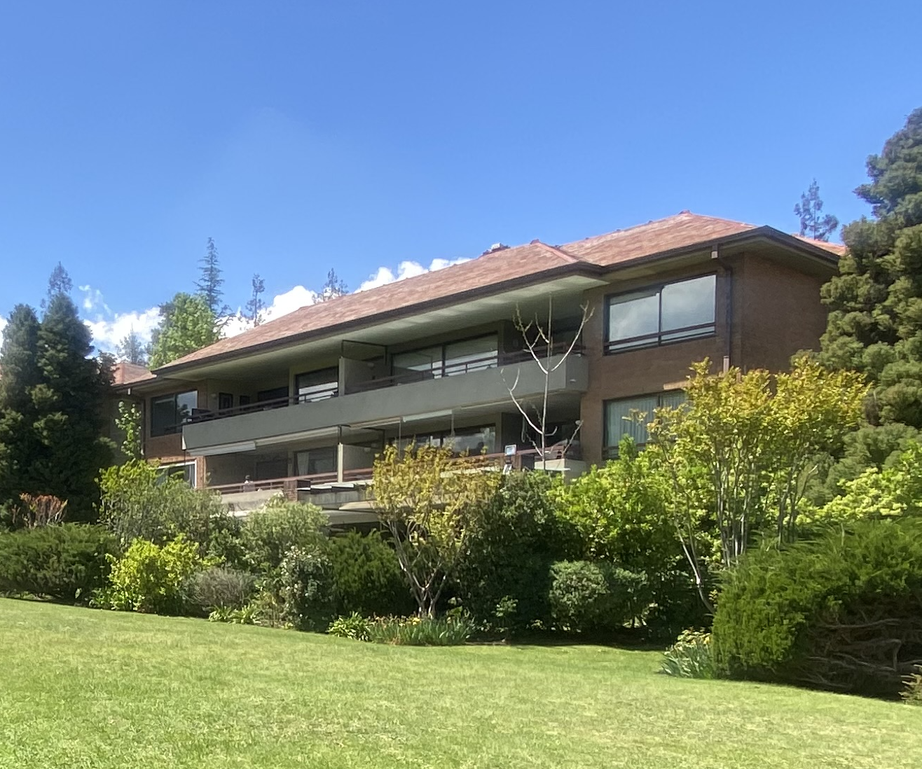 Exclusivo Departamento En El Huinganal | Grandes Jardines